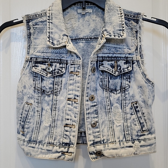 CHIQLE Jackets & Blazers - CHIQLE denim architect distressed vest